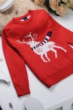 Pull Noël enfant tricoté renne rouge - En situation