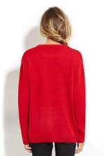 Sweatshirt femme rouge avec un bonhomme de neige et des sapins de noël - Vue de dos