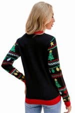 pull arbre de noel guirlande vue de dos