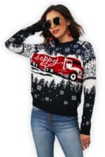 pull noel camion rouge happy femme vue de face2