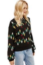 pull noel femme guirlande multicolore vue de cote