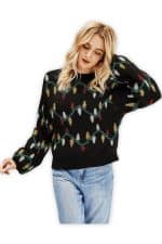 pull noel femme guirlande vue en pose