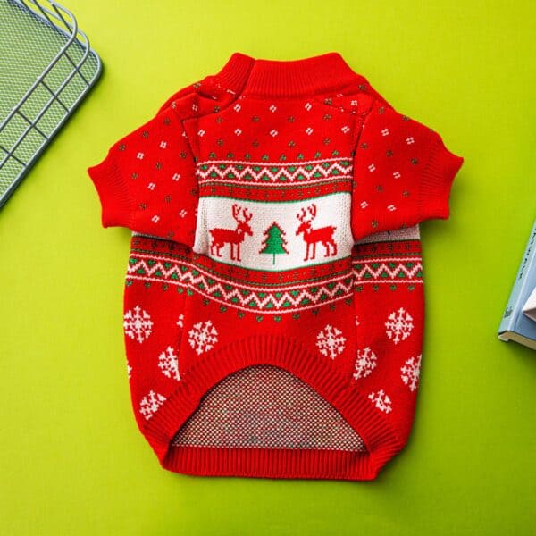 Pull Noël Rouge Chihuahua motif rennes de Noël vue de dessous