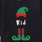 Pull Noir Lutin de Noël vue de près