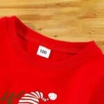 Pull de Noël Rouge Ho Ho Père Noël Famille Vue col