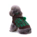 Pull de Noël petit chien marron flocon de neige vue profil