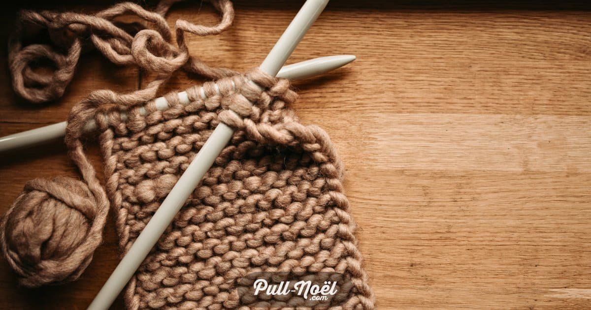 apprendre a tricoter pour les debutants  Comment tricoter, Tricot  tutoriel, Tricot débutant
