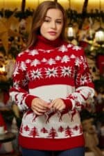 pull noel col roule rouge blanc femme vue de pres
